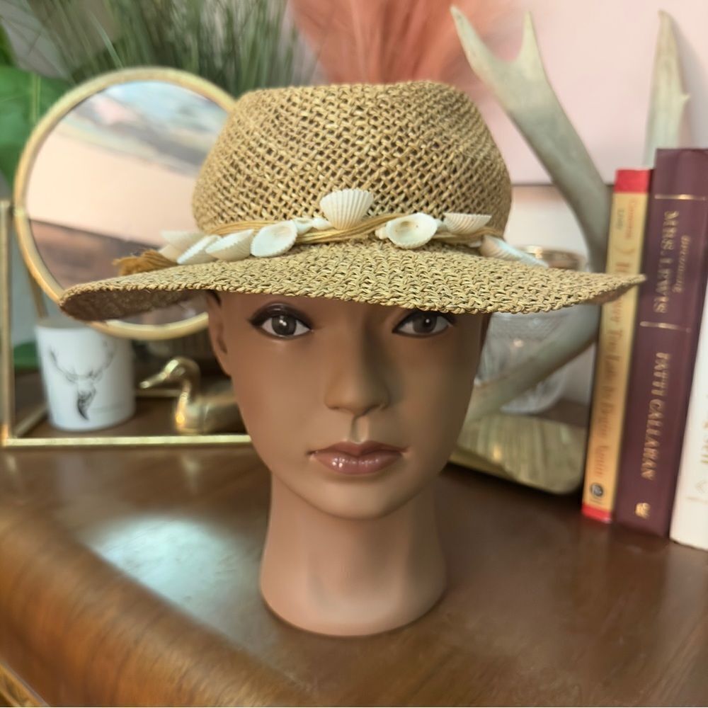 Vintage tan straw hat seashell trim rattan ribbon bow in EUC